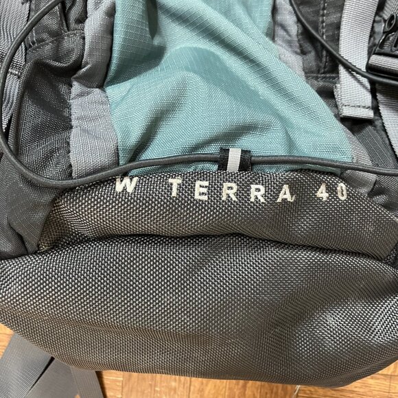 The North Face W Terra 40 Hiking Camping Backpack Gray Sage Green - Picture 4 of 12